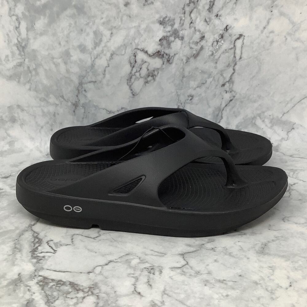 OOFOS Black Women's Sandals
